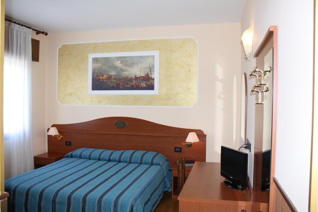 Hotel Belfiore Salzano Oda fotoğraf